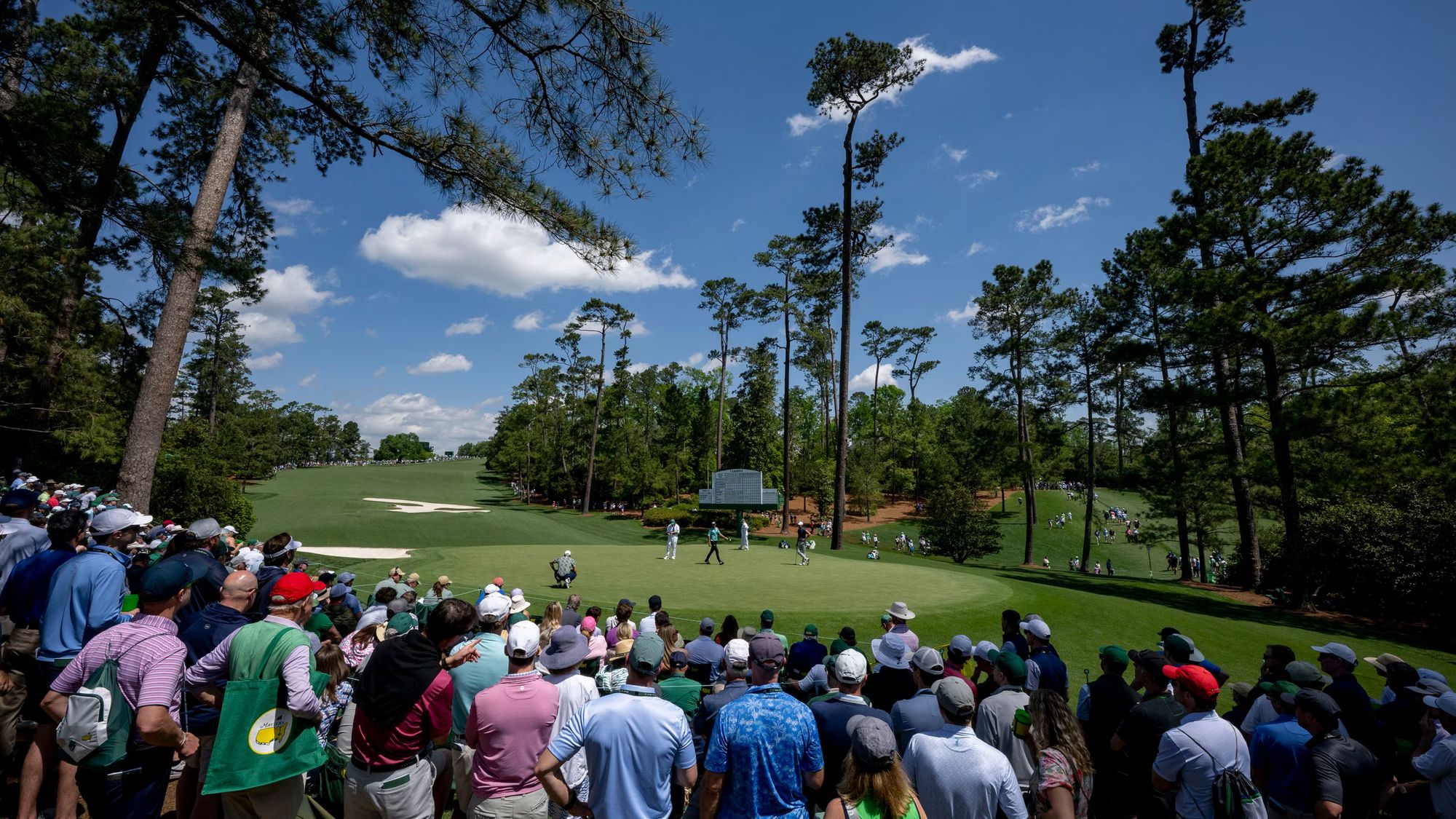 Augusta 2027 - Lunes & Martes