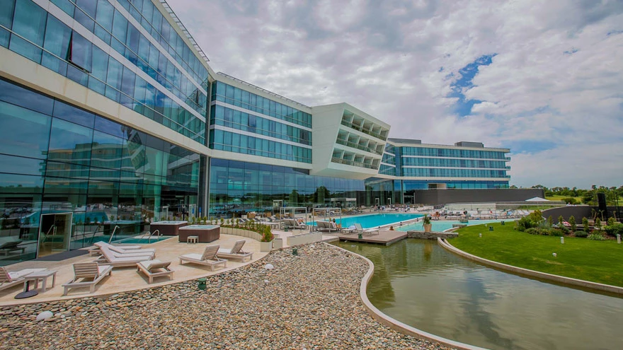 Hilton Pilar